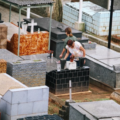 Barra do Piraí retoma tradição de missas no cemitério no Dia de Finados
